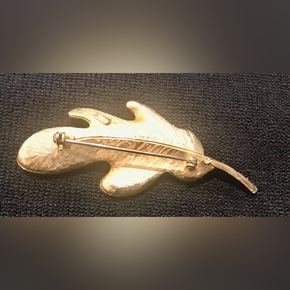Large Leaf Brooch - Picture 2 of 2